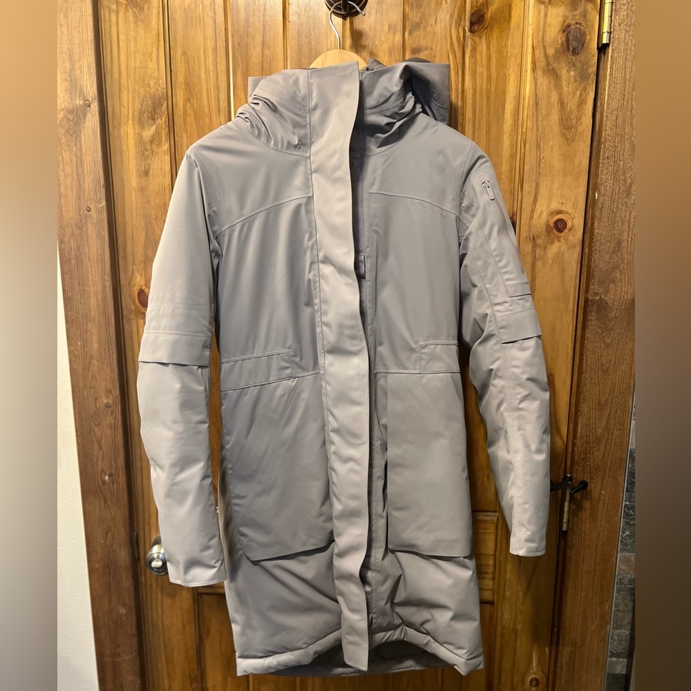 Lululemon Winter Warrior Parka, women’s size 2, Color:Dark Chrome, gently used
